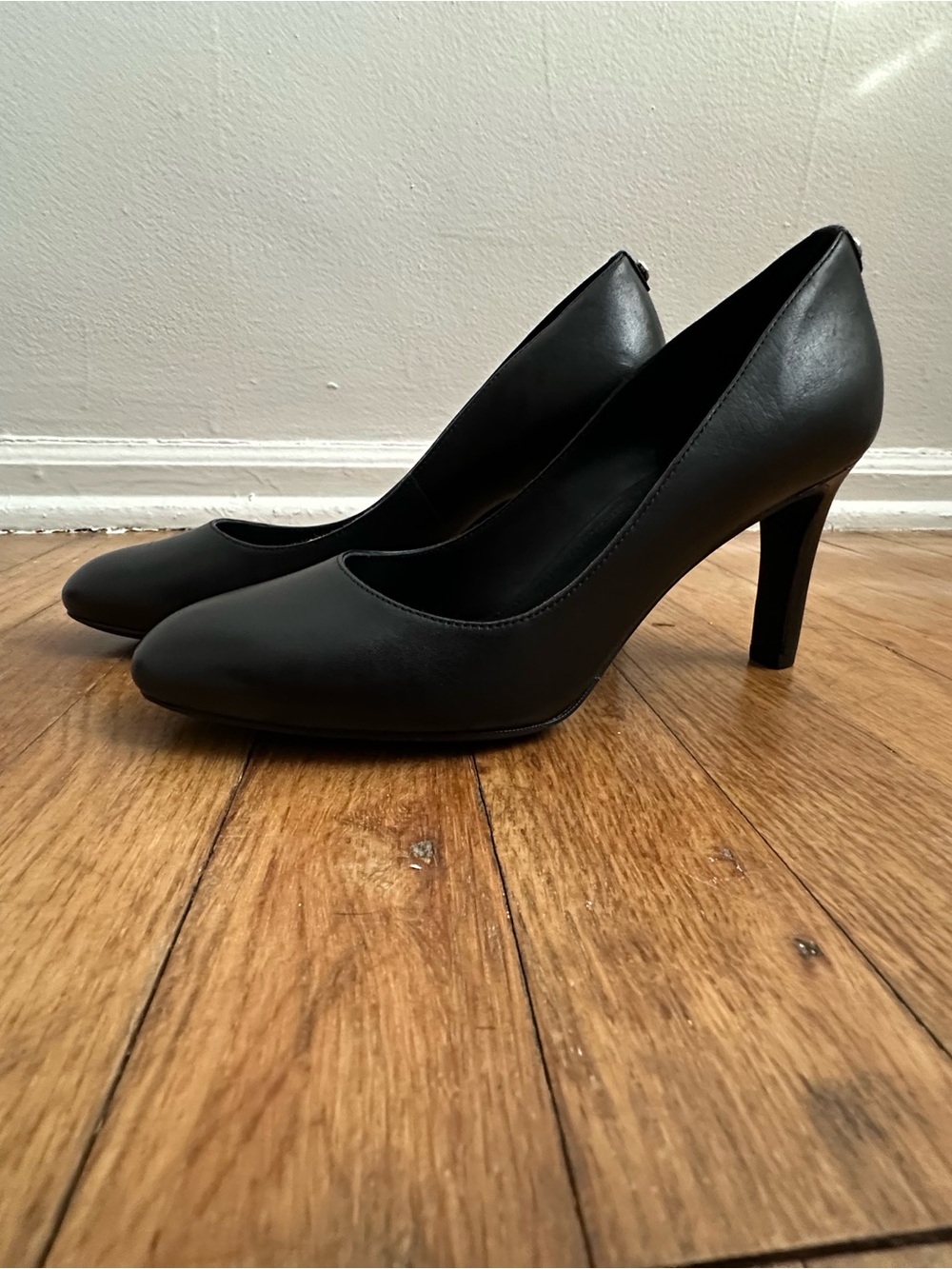 Michael Kors Black Leather Classic Pump Heels 6.5